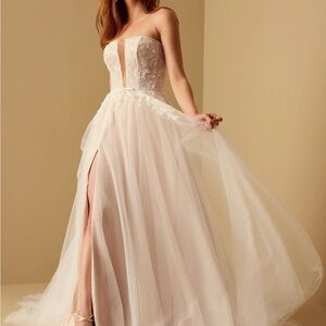 Vow’d Fae Wedding Dress NWT